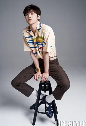 焉栩嘉潇洒酷帅写真图片第4张