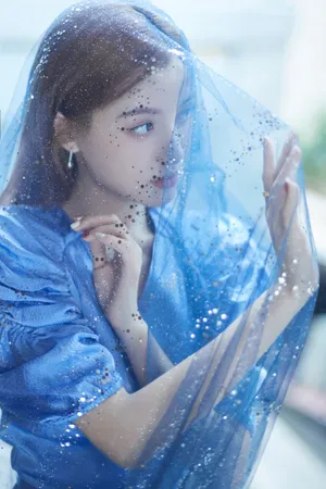 林小宅蓝色纱裙养眼写真图片_4