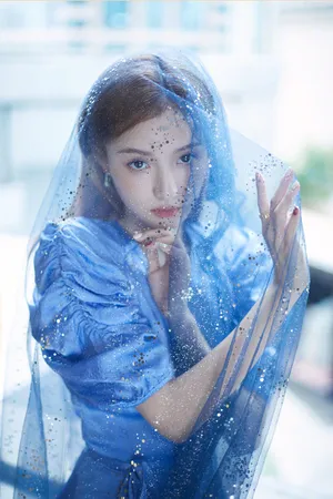 林小宅蓝色纱裙养眼写真图片_5