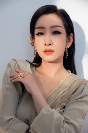 秦海璐浅绿长裙优雅写真图片_6