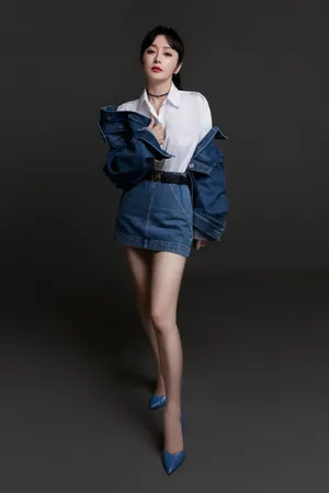 秦岚最新时尚飒爽写真图片_7