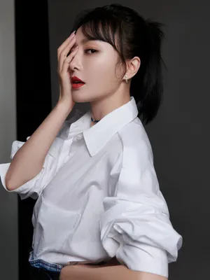 秦岚最新时尚飒爽写真图片第11张