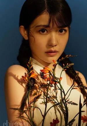 赖美云油画少女性感写真图片_5
