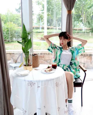李斯羽印花衫清新俏皮图片_4