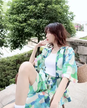 李斯羽印花衫清新俏皮图片_7