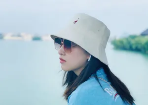 杜雨宸渔夫帽清爽养眼写真图片_2