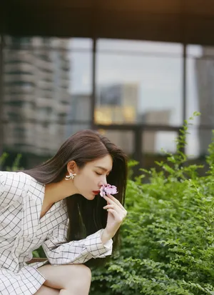 傅菁格子西装魅力写真图片_6