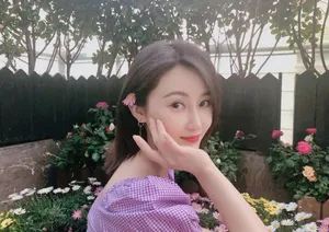 林鹏花丛性感靓丽写真图片_7