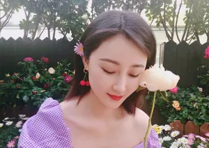 林鹏花丛性感靓丽写真图片_8