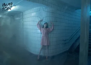 陈碧舸镜面折射优雅写真图片_1