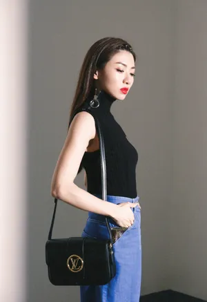 程晓玥优雅甜酷写真图片