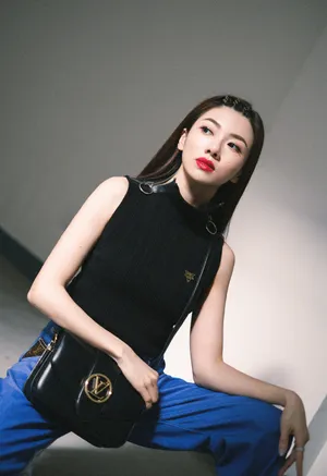 程晓玥优雅甜酷写真图片_6