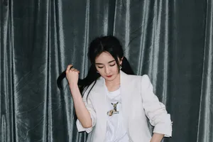 杨幂双马尾俏皮写真图片_2