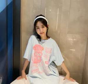 邢菲甜美少女风居家写真图片