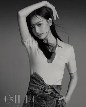 秦牛正威黑白时尚写真图片_1