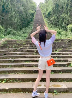 宣璐阳光俏皮私服图片