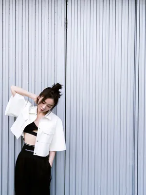 袁姗姗简约性感写真图片