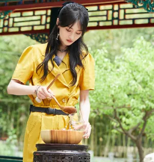 郑爽连体工装甜飒写真图片_1