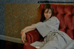 任敏条纹衬衫裙简约写真图片