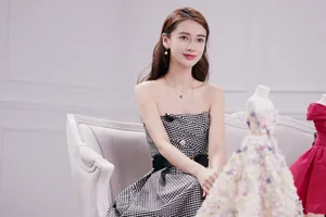 angelababy抹胸裙性感写真图片