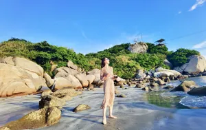 韩雪优雅靓丽旅拍图片