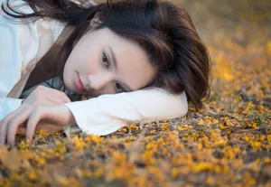 彭小苒清新白裙写真图片_2