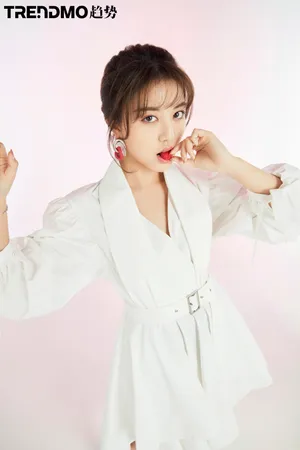 刘人语纯白甜美写真图片