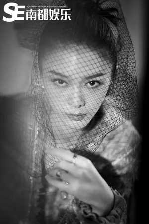 傅菁头纱时尚性感写真图片_2