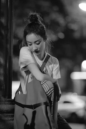 孙佳雨夏夜随性街拍照图片_2