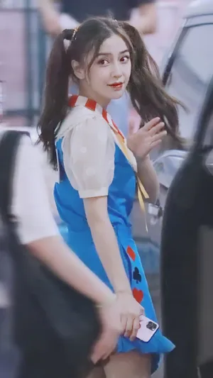 angelababy双马尾短裙元气街拍图片_1