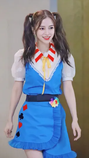 angelababy双马尾短裙元气街拍图片_2
