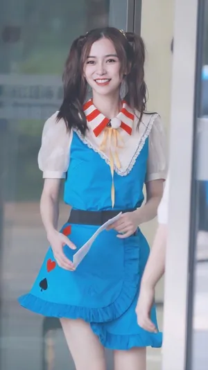 angelababy双马尾短裙元气街拍图片_4