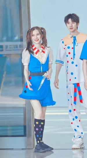angelababy双马尾短裙元气街拍图片_8