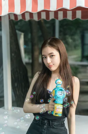 李兰迪牛仔裙性感写真图片_1