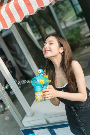 李兰迪牛仔裙性感写真图片_2