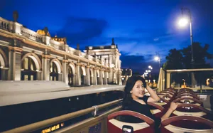 梁洁唯美夜景剧照图片_2