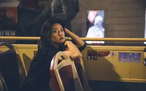 梁洁唯美夜景剧照图片_3