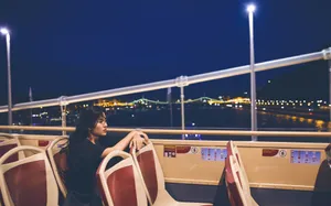 梁洁唯美夜景剧照图片_4