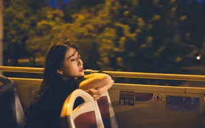 梁洁唯美夜景剧照图片_5