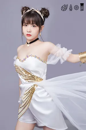 火箭少女白金女神造型写真图片_5