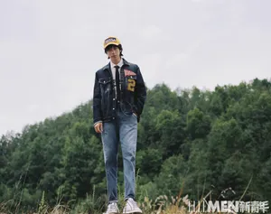 许魏洲最新帅气写真大片_1