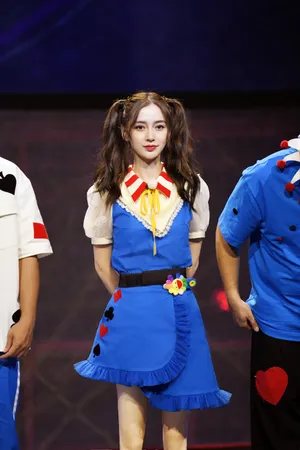 angelababy《奔跑吧》双马尾造型图片_5