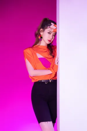 戚薇性感美艳写真图片_8
