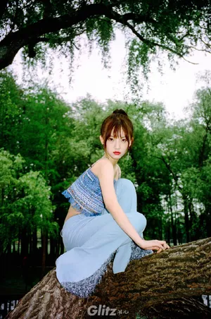 范薇轻甜少女性感写真图片_5