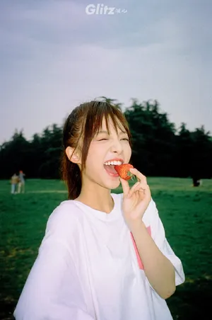 范薇轻甜少女性感写真图片_8