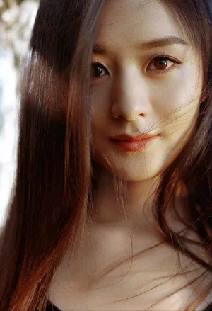 赵丽颖露背黑裙性感写真图片_3