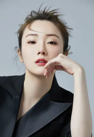 张可盈黑色纱裙性感写真图片_4