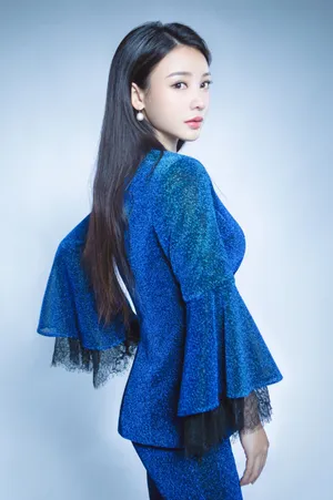 柳岩蓝色西服干练写真图片_3