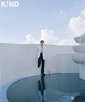 曾舜晞泳池胶片帅气写真图片_7