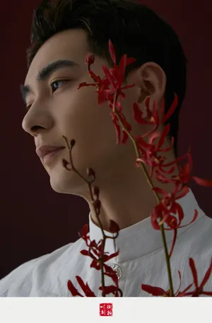 陈星旭鲜花时尚大片写真图片_2
